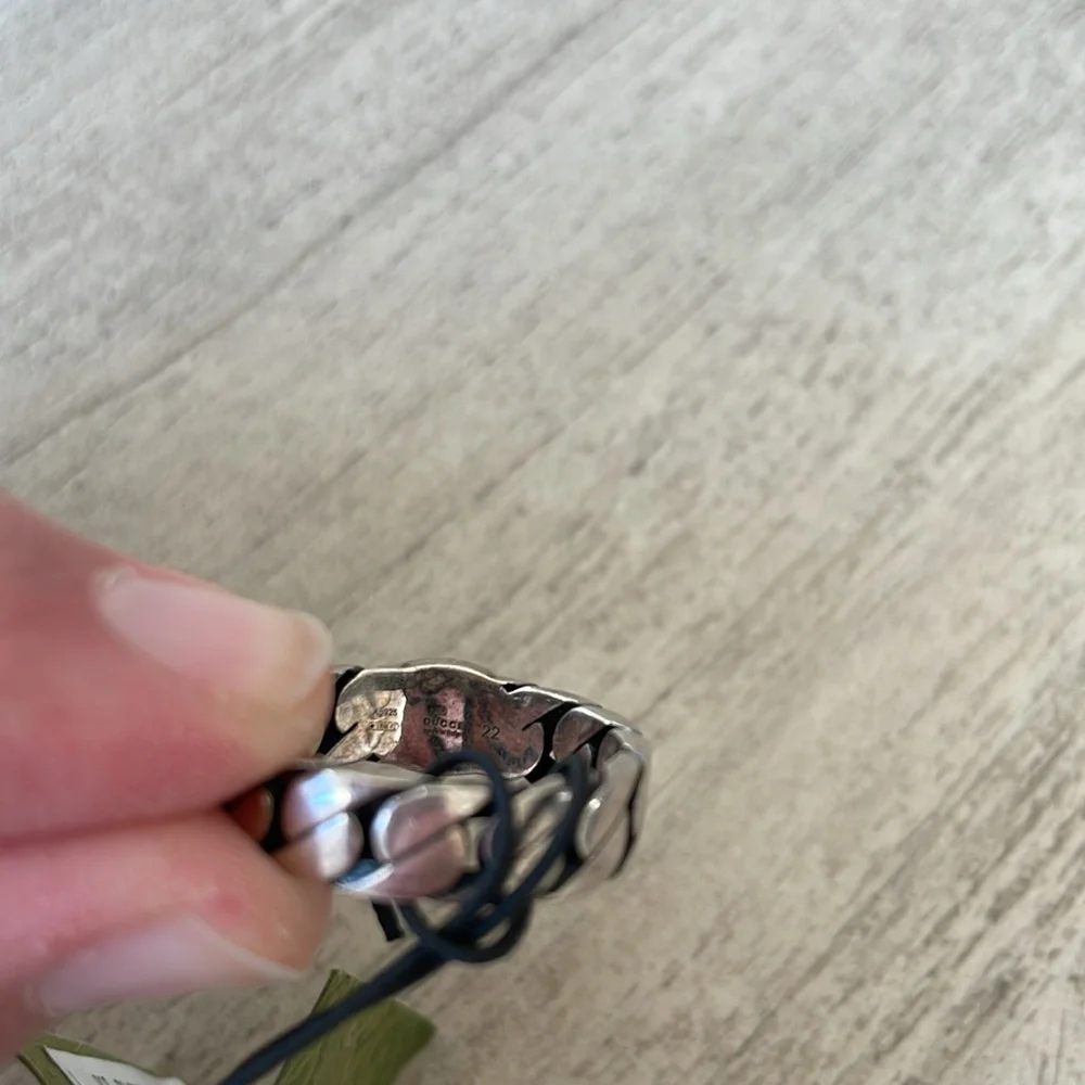 Gucci Silver-Tone Braided Ring with Green Logo